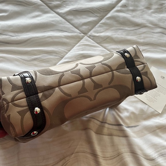 Coach HandBag new color brown - Picture 3 of 9